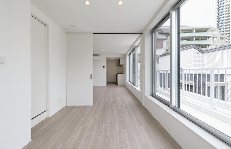 Dossier de presse | 3153-05 - Communiqué de presse | Ryuichi Sasaki Architecture crée Escenario Meguro Hanabusayama, une œuvre qui allie habitat urbain et forme naturelle - Ryuichi Sasaki Architecture - Architecture résidentielle - <font dir="auto" style="vertical-align: inherit;"><font dir="auto" style="vertical-align: inherit;"> INTERIOR</font></font> - Crédit photo :  Takumi Ota Photography 