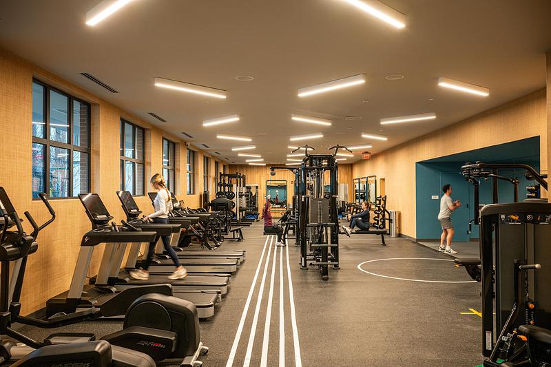 Dossier de presse | 1472-16 - Communiqué de presse | Fishtown Urby - Concrete Amsterdam - Architecture résidentielle - 24/7 Gym  - Crédit photo : Robert Tsai