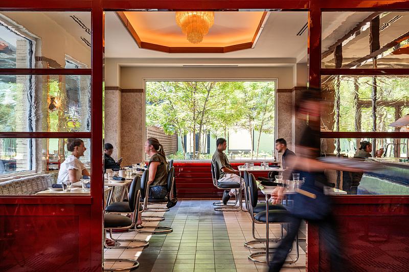 Dossier de presse | 1472-16 - Communiqué de presse | Fishtown Urby - Concrete Amsterdam - Architecture résidentielle - Lobby cafe Percy - Crédit photo : Robert Tsai