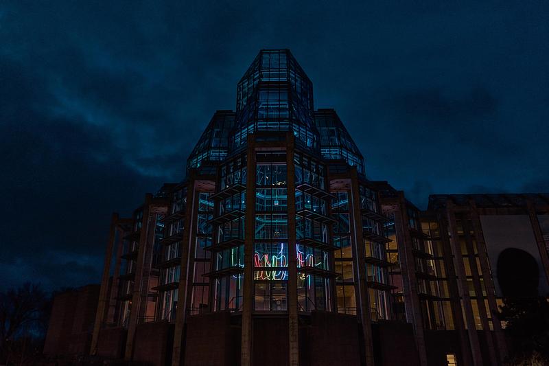 Dossier de presse | 1851-08 - Communiqué de presse | Chœur Spaghetti illumine de nouveau le Musée des beaux-arts du Canada - Daily tous les jours - Art - Crédit photo : Maryn Devine