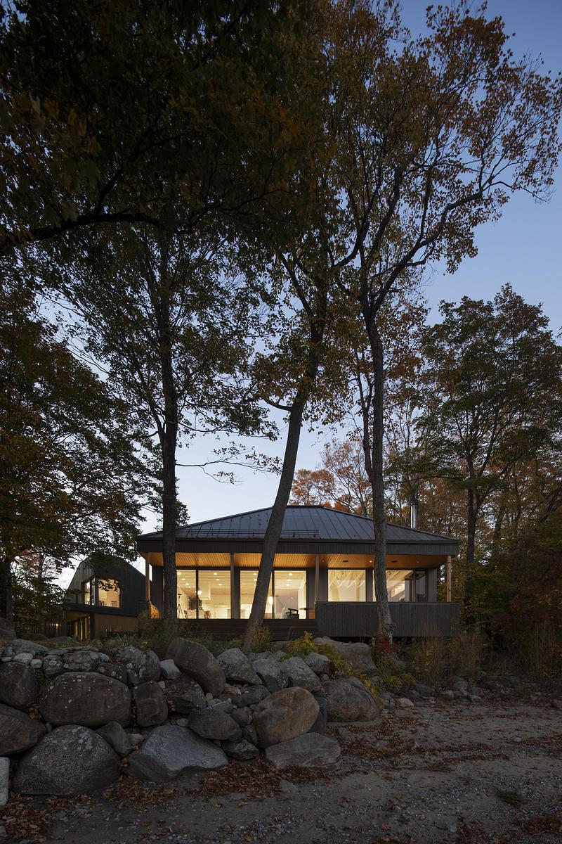 Press kit | 1527-15 - Press release | L'Échouage Residence - Bourgeois / Lechasseur architects - Residential Architecture - Photo credit: Adrien Williams