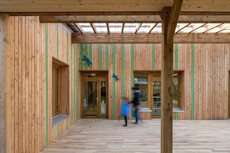 Press kit | 1065-03 - Press release | Leisure Centre with Dormitory - Atelier Quatre and r2k architectes - Institutional Architecture - Unit for children âge 6 to 11 - Photo credit:  TREMEGE Frederic 