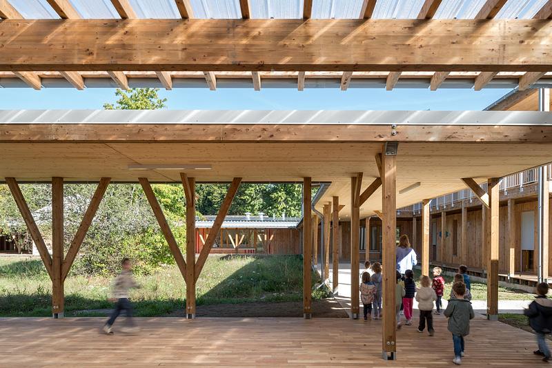 Press kit | 1065-03 - Press release | Leisure Centre with Dormitory - Atelier Quatre and r2k architectes - Institutional Architecture - Galleries around the prairie - Photo credit:  TREMEGE Frederic 