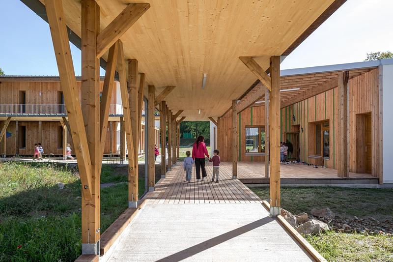 Press kit | 1065-03 - Press release | Leisure Centre with Dormitory - Atelier Quatre and r2k architectes - Institutional Architecture - Galleries around the prairie - Photo credit:  TREMEGE Frederic 