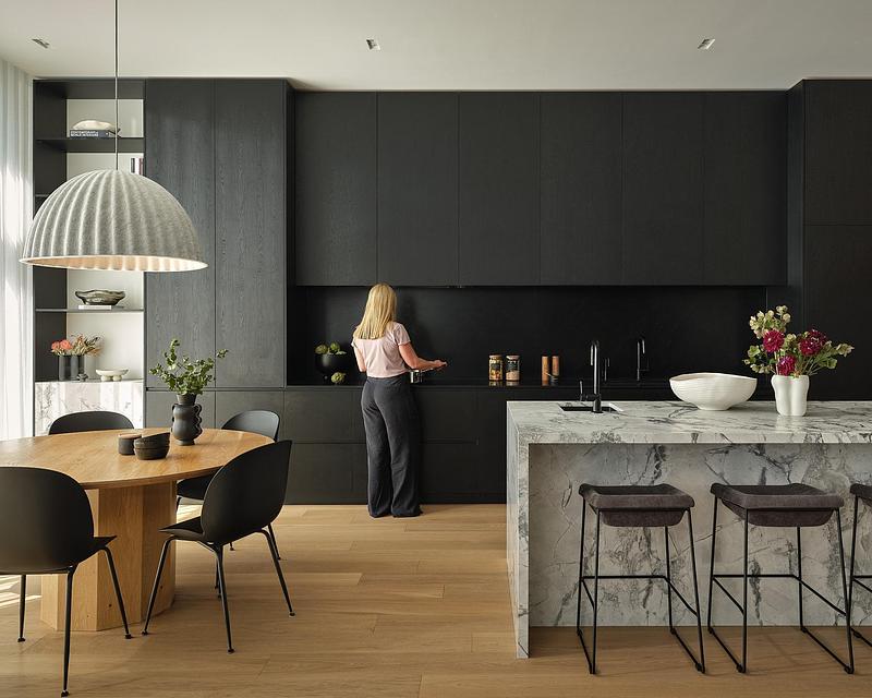 Press kit | 7695-01 - Press release | House 117 - Izen Architecture Inc. and DS Interiors Inc. - Residential Architecture - Photo credit: Younes Bounhar / DoubleSpace