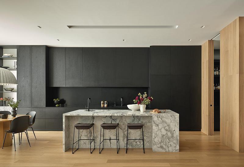 Press kit | 7695-01 - Press release | House 117 - Izen Architecture Inc. and DS Interiors Inc. - Residential Architecture - Photo credit: Younes Bounhar / DoubleSpace