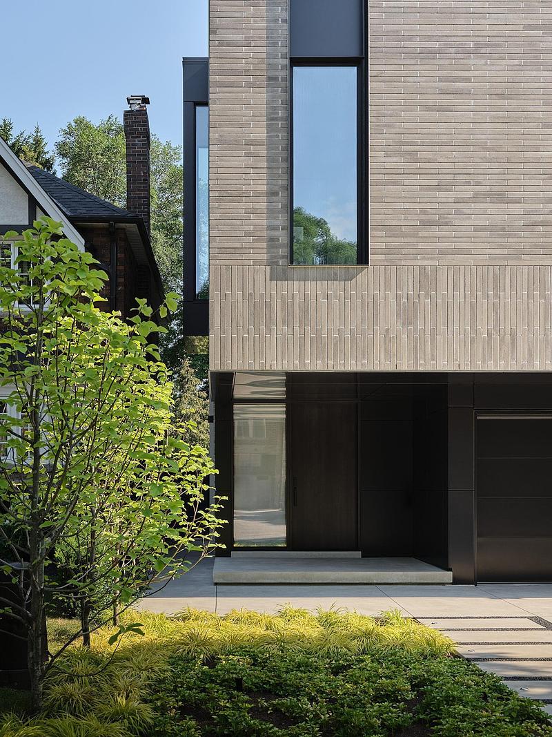 Press kit | 7695-01 - Press release | House 117 - Izen Architecture Inc. and DS Interiors Inc. - Residential Architecture - Photo credit: Younes Bounhar / DoubleSpace