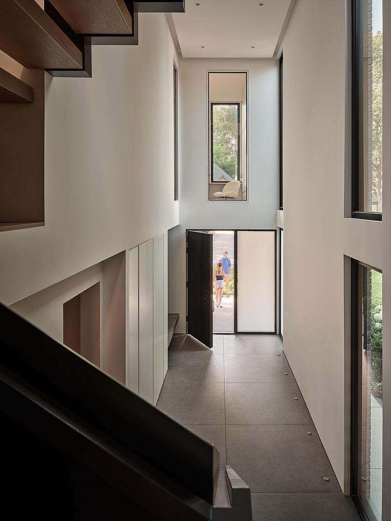 Press kit | 7695-01 - Press release | House 117 - Izen Architecture Inc. and DS Interiors Inc. - Residential Architecture - Photo credit: Younes Bounhar / DoubleSpace