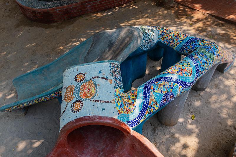 Dossier de presse | 7793-01 - Communiqué de presse | Chakrajeevan Udyan: The Circle of Life Park - Hsc Designs - Design urbain - Art work by local artisans reflective of kids spaces  - Crédit photo : Notebook productions Sarthak