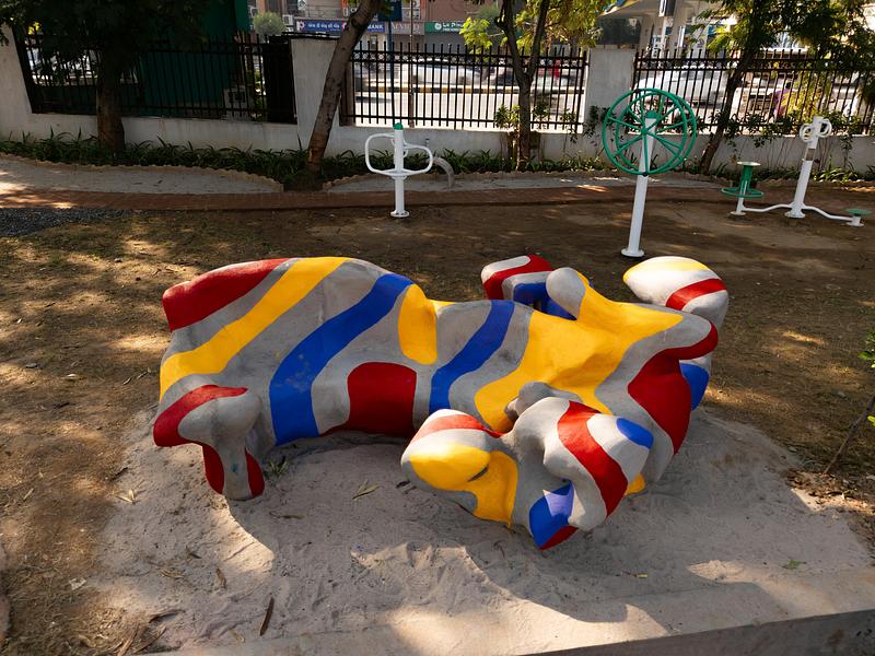 Dossier de presse | 7793-01 - Communiqué de presse | Chakrajeevan Udyan: The Circle of Life Park - Hsc Designs - Design urbain - Breakout bench - Crédit photo : Notebook productions Sarthak