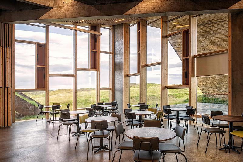 Dossier de presse | 6422-02 - Communiqué de presse | Visitor Center for Vatnajökull National Park - Arkis Architects - Architecture commerciale -  Coffee shop. - Crédit photo : Karl Vilhjálmsson