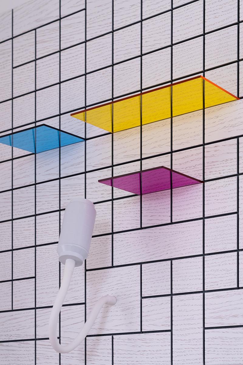 Dossier de presse | 7663-01 - Communiqué de presse | Award-Winning MOOD Luminaire Lets Users Create Personal Light Art - Vaida Atkočaitytė-Dališanskienė - Design d’éclairage - MOOD luminaire detail — minimal form in daylight by Vaida Atkočaitytė‑Dališanskienė - Crédit photo :  Vaidotas Darulis 