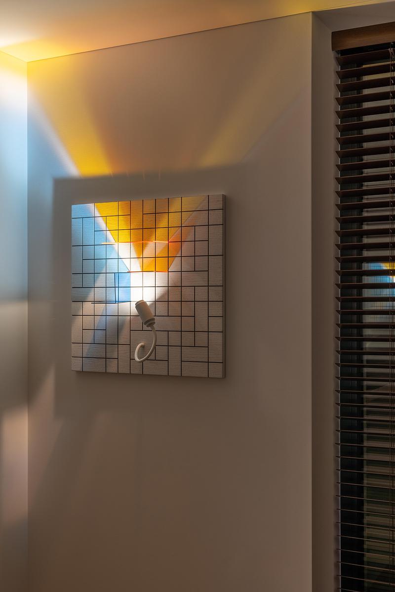 Dossier de presse | 7663-01 - Communiqué de presse | Award-Winning MOOD Luminaire Lets Users Create Personal Light Art - Vaida Atkočaitytė-Dališanskienė - Design d’éclairage - MOOD by Vaida Atkočaitytė‑Dališanskienė — a two-colour exploration - Crédit photo :  Vaidotas Darulis 