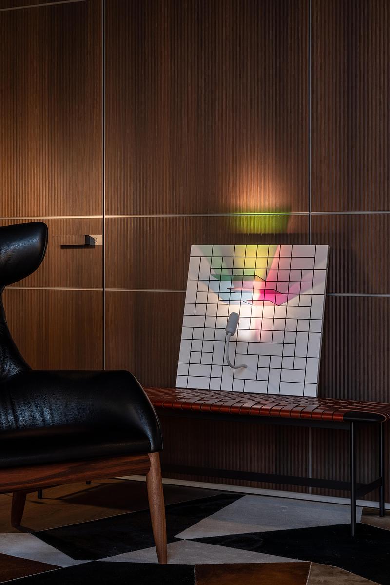 Dossier de presse | 7663-01 - Communiqué de presse | Award-Winning MOOD Luminaire Lets Users Create Personal Light Art - Vaida Atkočaitytė-Dališanskienė - Design d’éclairage - MOOD by Vaida Atkočaitytė‑Dališanskienė — an interior light composition - Crédit photo : Vaidotas Darulis 