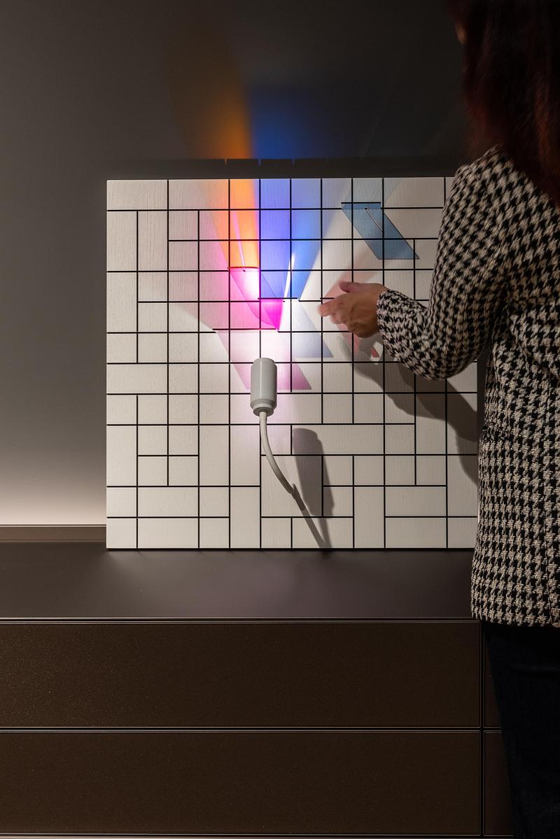 Dossier de presse | 7663-01 - Communiqué de presse | Award-Winning MOOD Luminaire Lets Users Create Personal Light Art - Vaida Atkočaitytė-Dališanskienė - Design d’éclairage - MOOD — personalising the composition - Crédit photo :  Vaidotas Darulis 