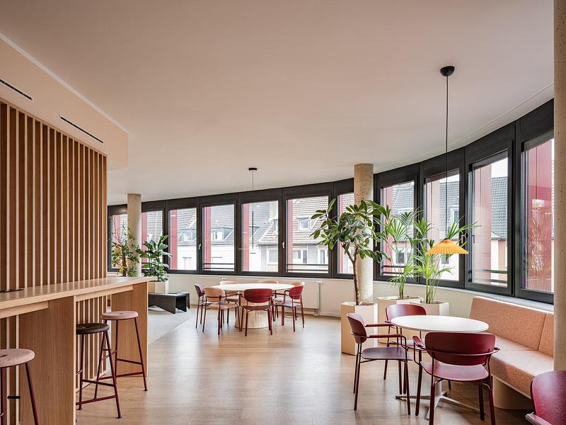 Dossier de presse | 6515-04 - Communiqué de presse | Curve X - JSWD - Architecture commerciale - <br> - Crédit photo : Max Leitner for Becken Development GmbH