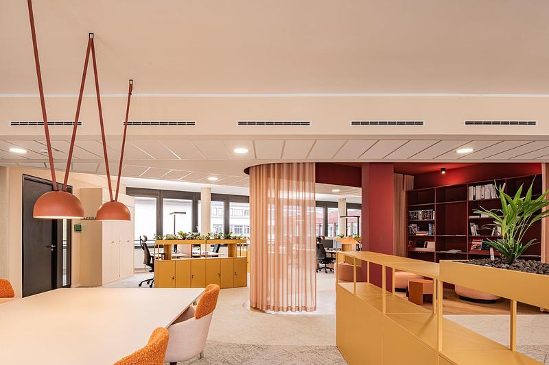 Dossier de presse | 6515-04 - Communiqué de presse | Curve X - JSWD - Architecture commerciale - <br> - Crédit photo : Max Leitner for Becken Development GmbH