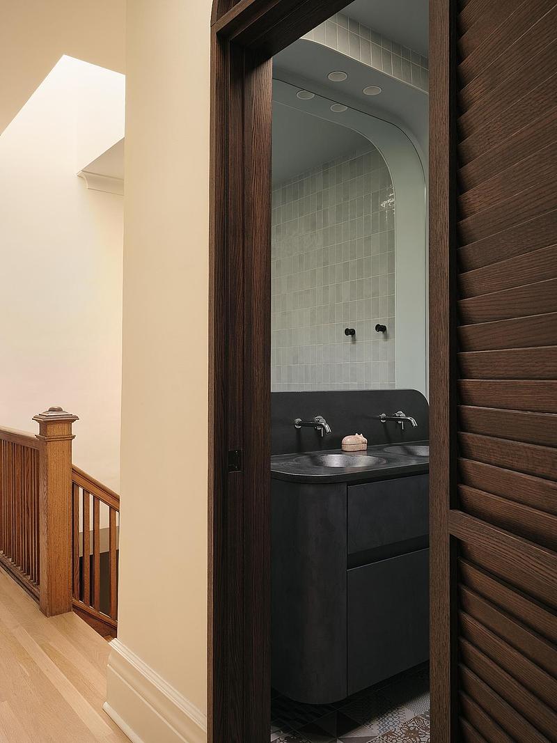 Dossier de presse | 3189-02 - Communiqué de presse | Résidence de l'Épée - Michael Godmer Studio - Design d’intérieur résidentiel - Crédit photo : Maxime Brouillet