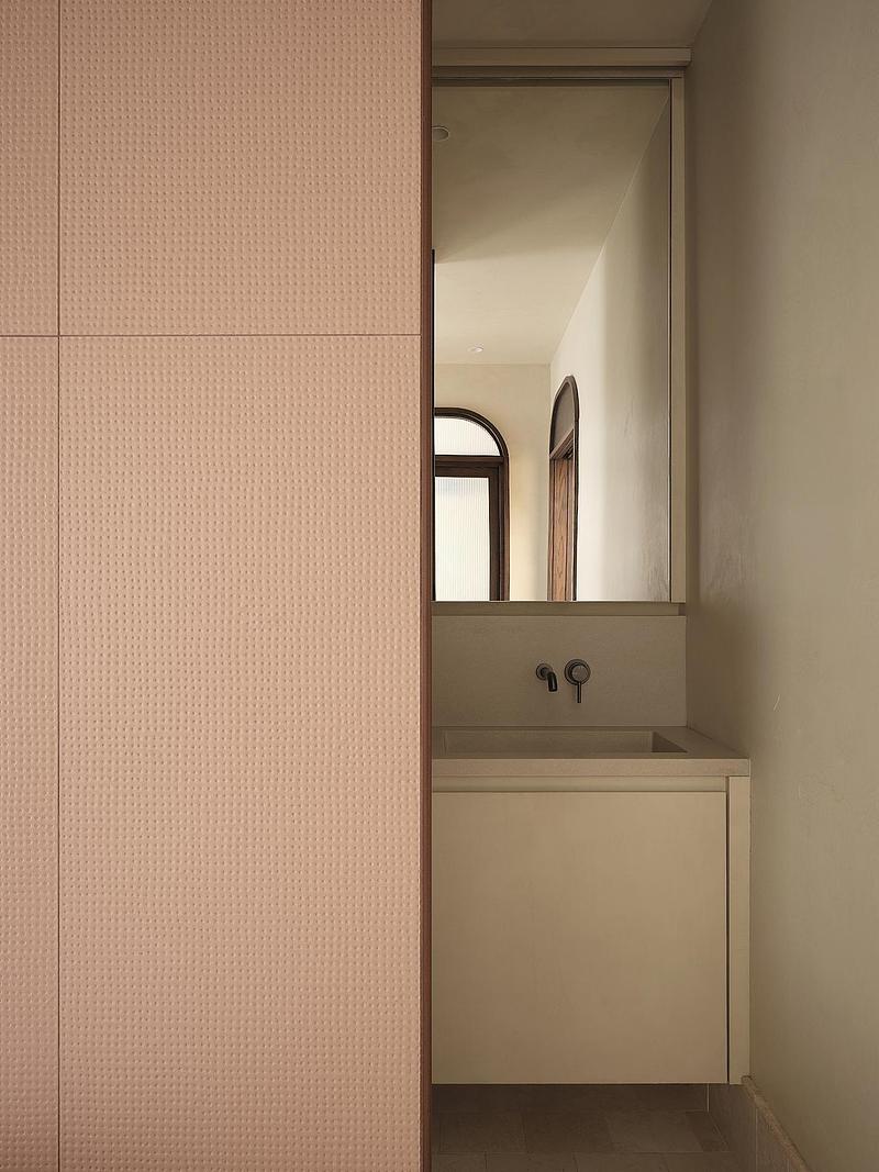 Dossier de presse | 3189-02 - Communiqué de presse | Résidence de l'Épée - Michael Godmer Studio - Design d’intérieur résidentiel - Crédit photo : Maxime Brouillet