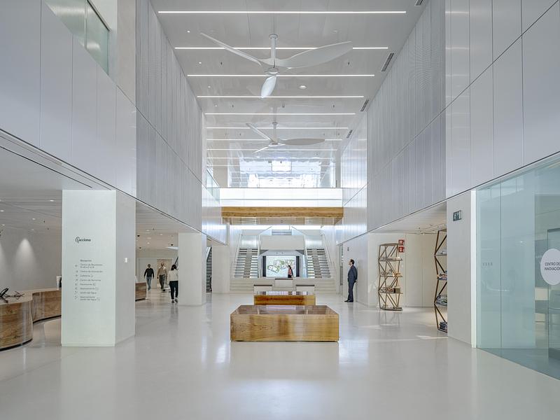 Press kit | 7820-01 - Press release | ACCIONA’s International Headquarters in Madrid - a new global benchmark in people-focused workplace design - Perkins&Will - Commercial Interior Design - Photo credit: ©Timothy Soar