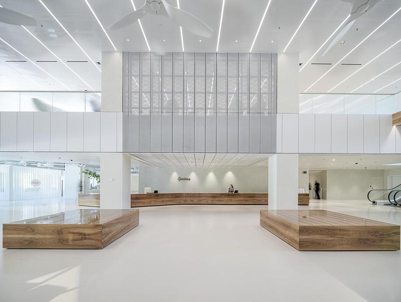 Press kit | 7820-01 - Press release | ACCIONA’s International Headquarters in Madrid - a new global benchmark in people-focused workplace design - Perkins&Will - Commercial Interior Design - Photo credit: ©Timothy Soar