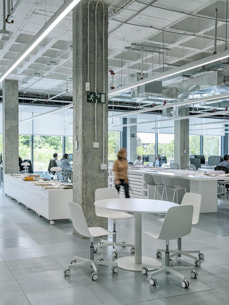 Press kit | 7820-01 - Press release | ACCIONA’s International Headquarters in Madrid - a new global benchmark in people-focused workplace design - Perkins&Will - Commercial Interior Design - Photo credit: ©Timothy Soar