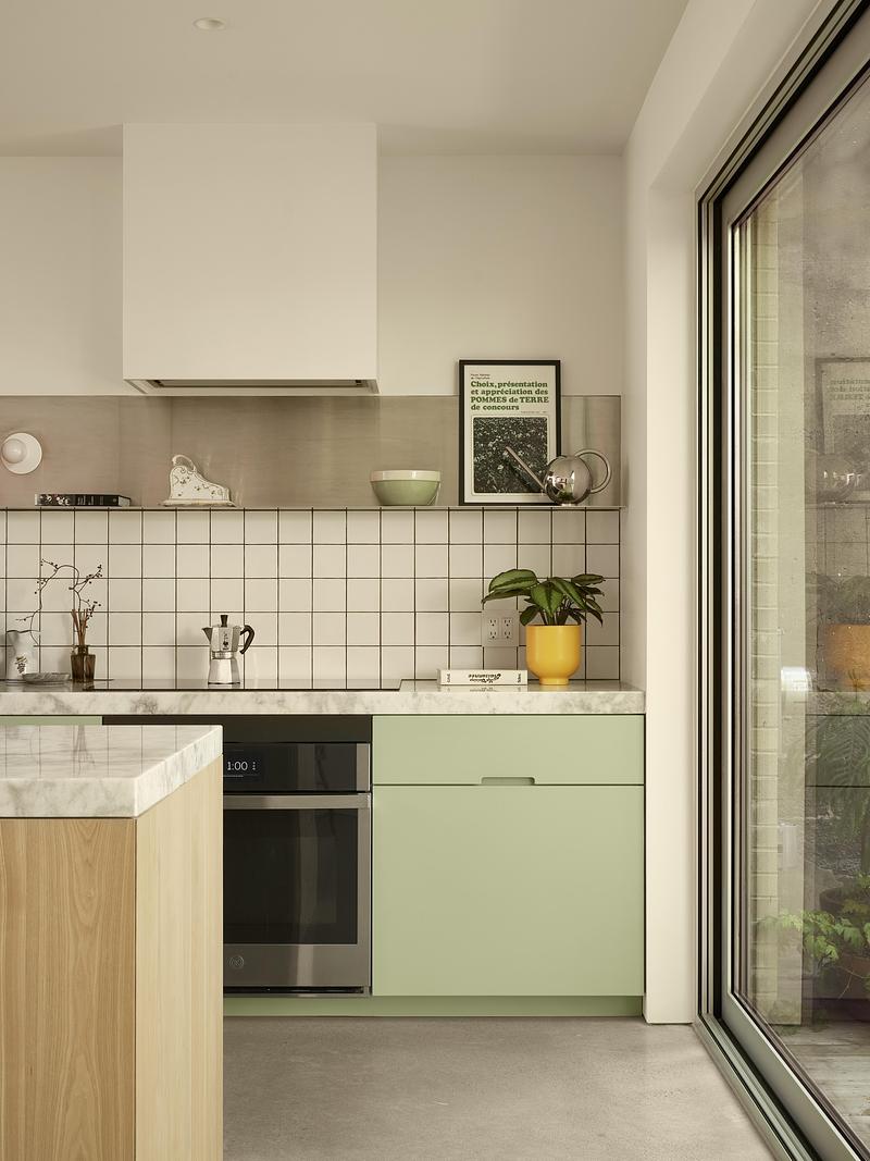 Press kit | 5319-01 - Press release | ShoeBox CHB - ALEXANDRE BERNIER ARCHITECTE - Residential Architecture - Kitchen Detail - Photo credit:  Maxime Brouillet 