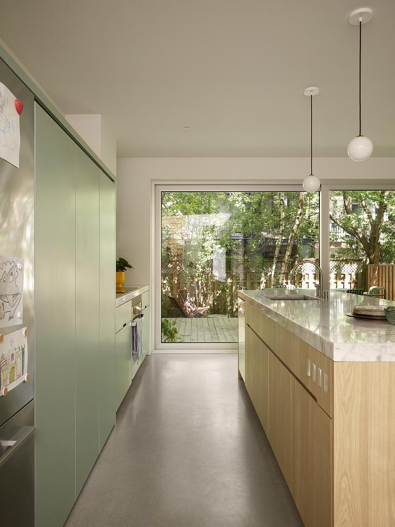 Press kit | 5319-01 - Press release | ShoeBox CHB - ALEXANDRE BERNIER ARCHITECTE - Residential Architecture - Kitchen - Photo credit:  Maxime Brouillet 