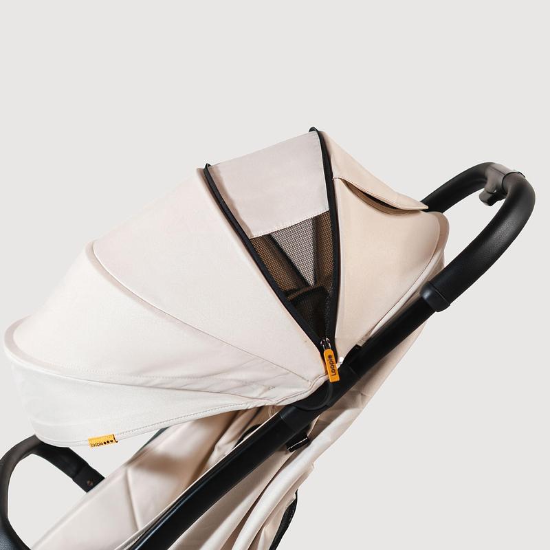 Press kit | 7831-01 - Press release | Morrama Collaborates with Female-led Indian Startup Loopie to Redefine The Baby Stroller - Morrama - Industrial Design - Ivory Loopie Stroller - Photo credit: Morrama