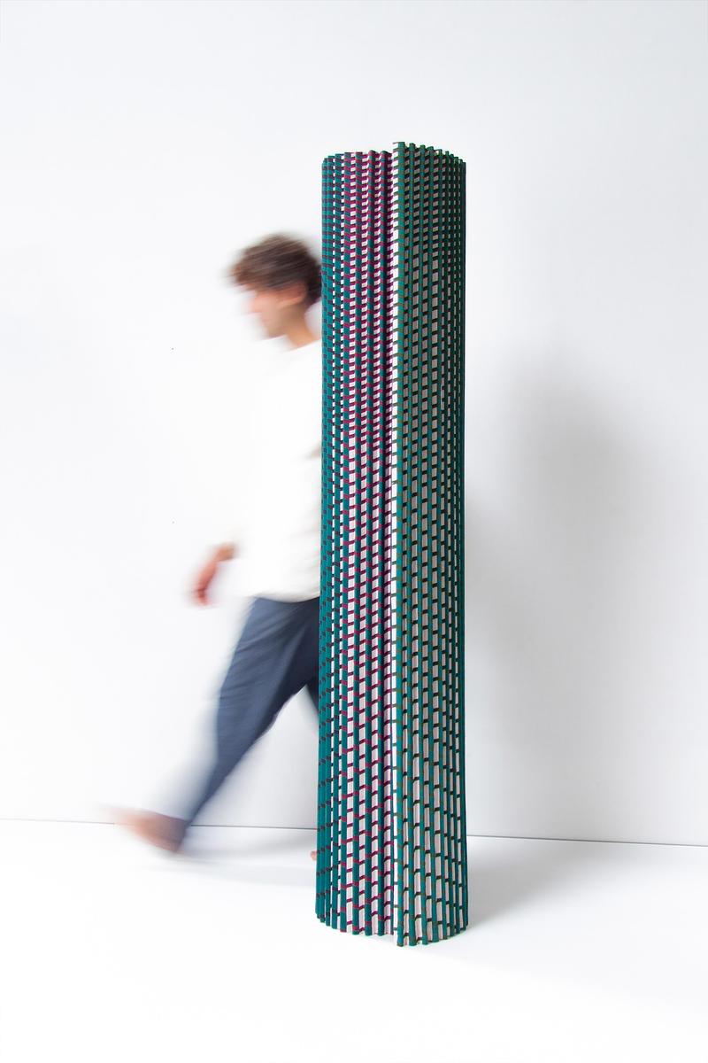 Dossier de presse | 7833-01 - Communiqué de presse | Plissade Wins Dezeen Awards 2025 Textile Design of the Year - Luis Marie - Produit - Plissade is a fully flexible textile room divider - Crédit photo : Luis Marie