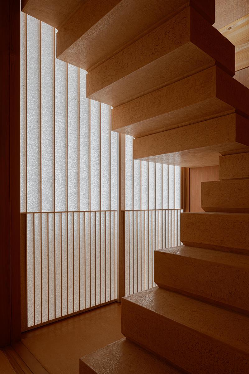 Dossier de presse | 7825-01 - Communiqué de presse | SYMBOLPLUS OFFICE - SYMBOLPLUS INC. - Design d’intérieur commercial - <p class="">Stairs constructed horizontally, as if nestled against the building.<br></p> - Crédit photo : <table id="4e40cccd-042d-4a4d-2c65-5c231afa97ba" data-aloha-ephemera-attr="id" class="aloha-ephemera-attr"><tbody><tr><td style="">Keishin Horikoshi</td></tr></tbody></table>