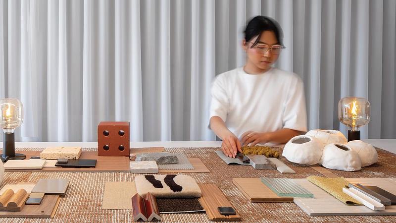 Dossier de presse | 1607-17 - Communiqué de presse | Don’t Miss a Design Thing - DesignTO - Évènement + Exposition - Paul Lee at work in the Mason Studio Office  - Crédit photo : Courtesy of the deisgner