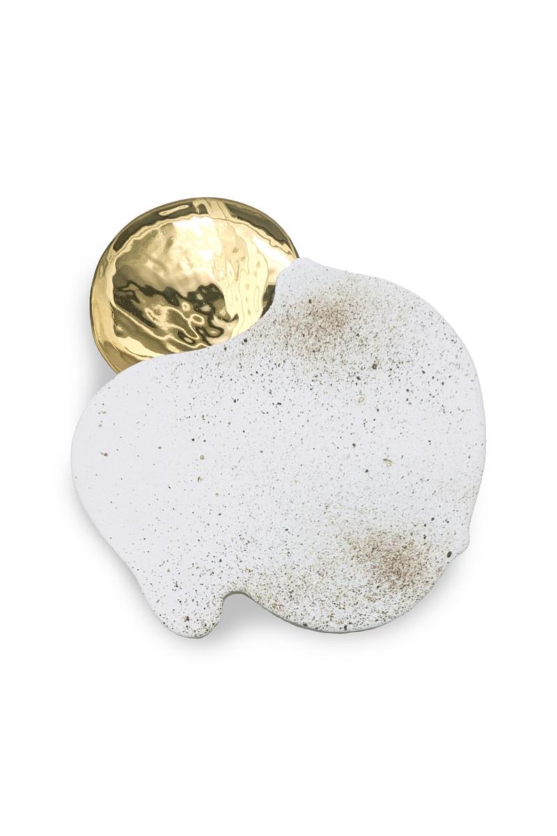 Press kit | 7838-01 - Press release | Maison & Objet: Launch of New Haven Wall Objects - Schoemig Porzellan - Art - Aurive wall sculpture, 25 x 30 cm, porcelain with earth traces and gold plating, 690 € - Photo credit:  Schoemig Porzellan  