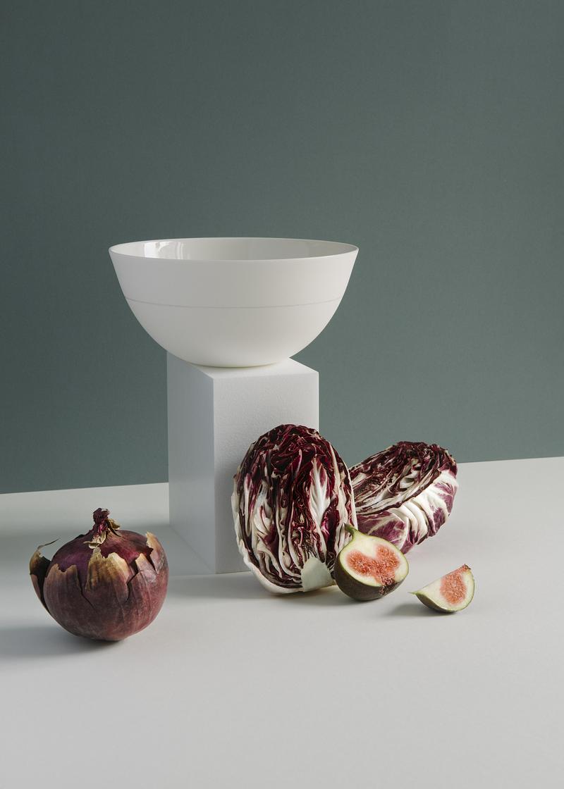 Press kit | 7838-01 - Press release | Maison & Objet: Launch of New Haven Wall Objects - Schoemig Porzellan - Art - Graph bowl with hand drawing, diameter 18,5 cm, 85 € - Photo credit:  Nikolai Marcinowski 