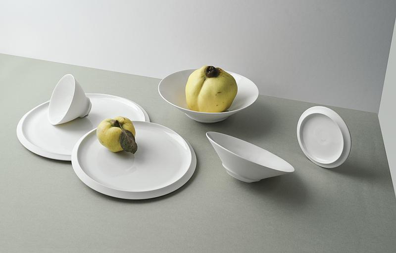 Press kit | 7838-01 - Press release | Maison & Objet: Launch of New Haven Wall Objects - Schoemig Porzellan - Art - Silhouet tableware collection. Mini plate 11 cm diameter 58 €, bowl 16 cm 75 €, dinnerplate 26 cm 135 €. - Photo credit: Kathrin Koschitzki 