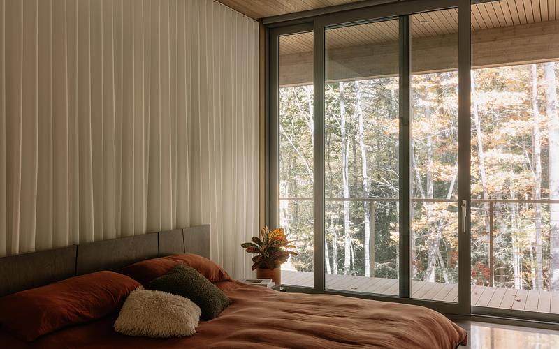 Dossier de presse | 5891-07 - Communiqué de presse | Perchée - Matière Première Architecture - Architecture résidentielle - Crédit photo : Ian Balmorel