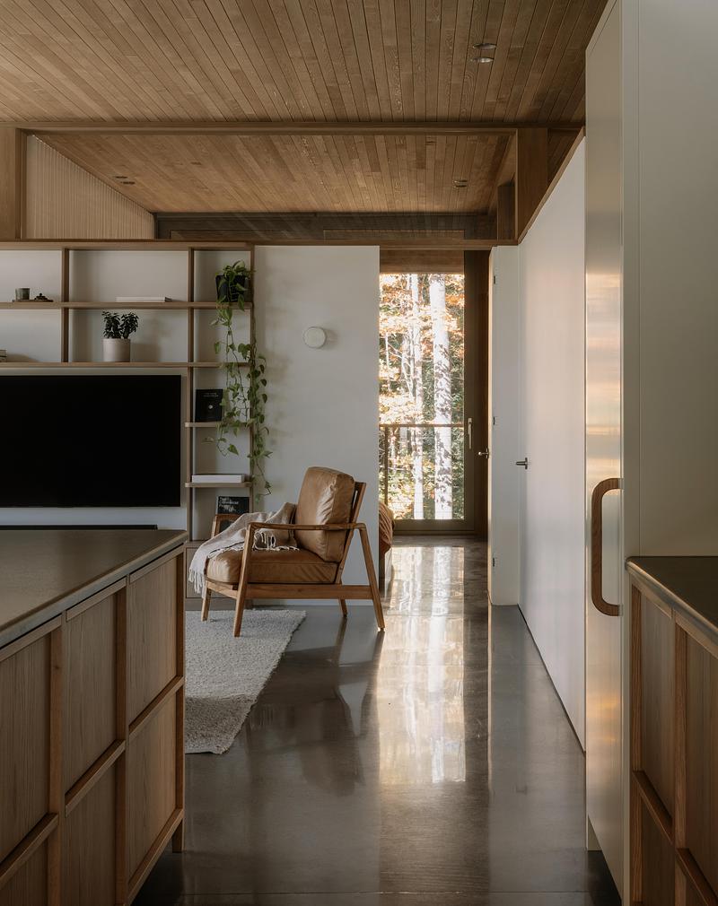 Dossier de presse | 5891-07 - Communiqué de presse | Perchée - Matière Première Architecture - Architecture résidentielle - Crédit photo : Ian Balmorel