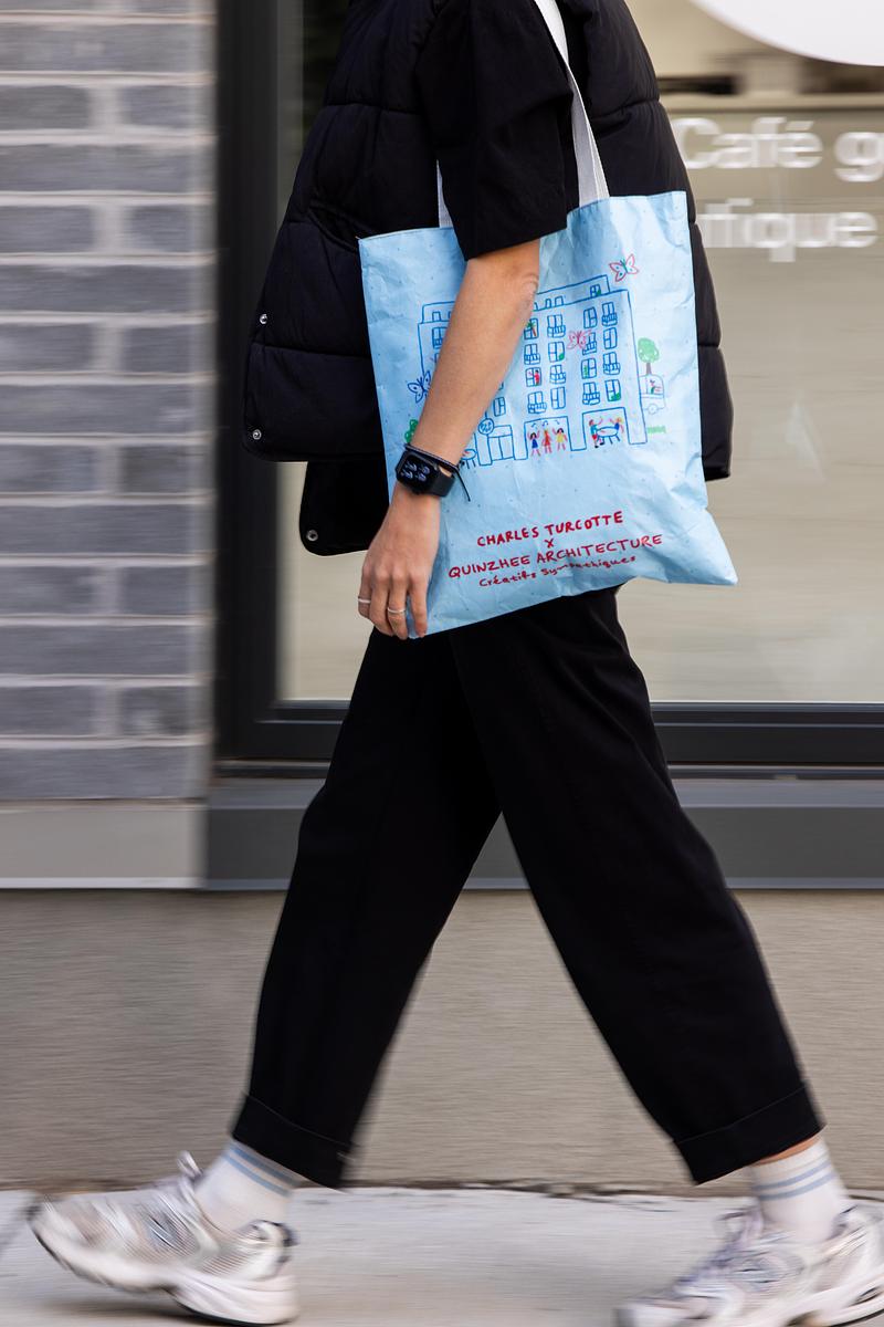 Dossier de presse | 7507-03 - Communiqué de presse | Franky - Quinzhee Architecture - Architecture résidentielle - Sac de Franky (illustration : Charles Turcotte) - Crédit photo : Anne Rousseau