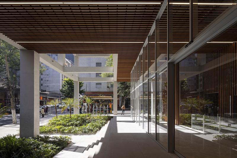 Press kit | 2001-05 - Press release | Inspira SP - TRIPTYQUE - Commercial Architecture - Ground Floor - Photo credit: Maíra Acayaba