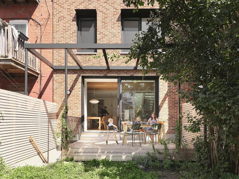 Press kit | 7798-01 - Press release | The Lilac House - assemblage studio - Residential Architecture - Photo credit: Maxime Brouillet