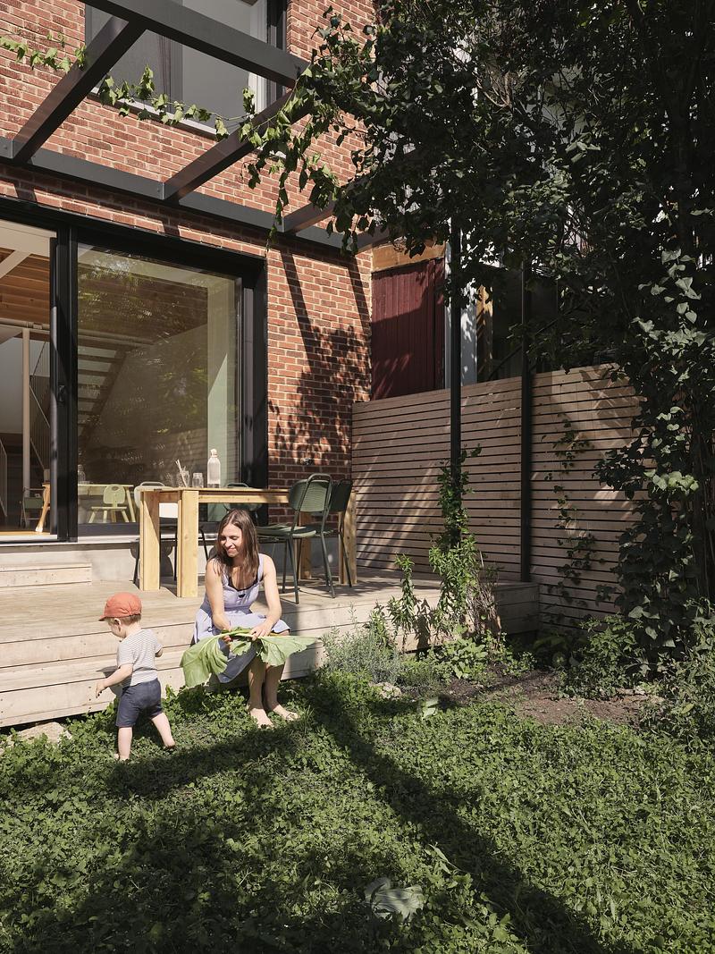 Press kit | 7798-01 - Press release | The Lilac House - assemblage studio - Residential Architecture - Photo credit: Maxime Brouillet