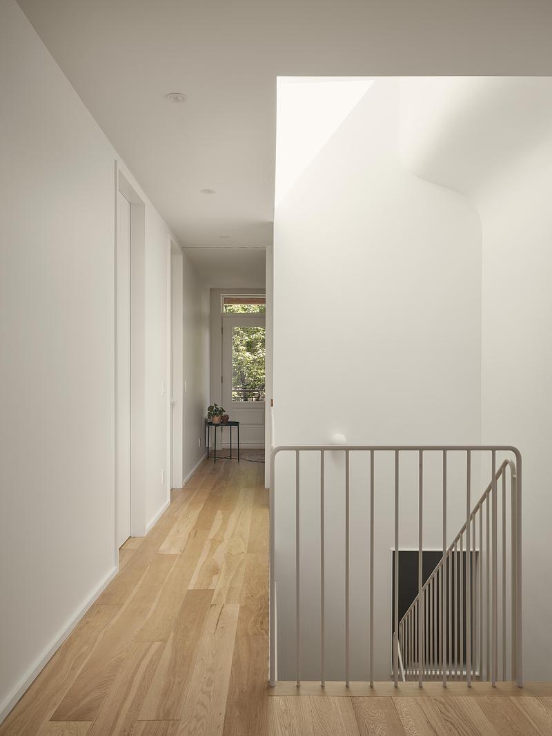 Press kit | 7798-01 - Press release | The Lilac House - assemblage studio - Residential Architecture - Photo credit: Maxime Brouillet