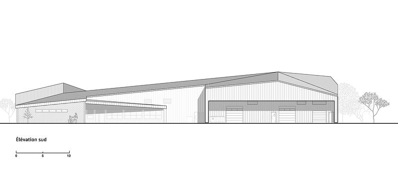 Dossier de presse | 1695-03 - Communiqué de presse | Un nouveau poste de la Sûreté du Québec à Waterloo ancré dans son territoire - STGM Architecture + Cimaise - Architecture institutionnelle - Élévation sud - Crédit photo : STGM Architecture