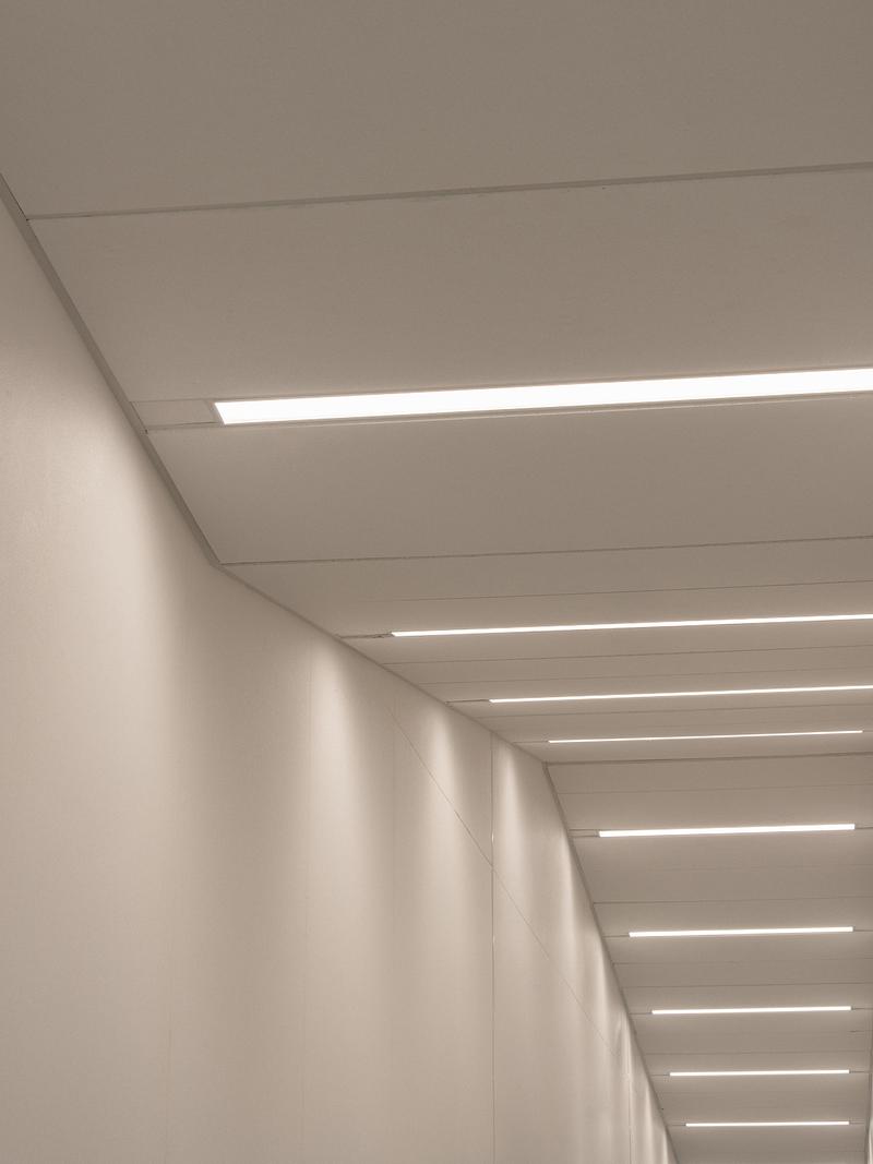 Dossier de presse | 1695-03 - Communiqué de presse | Un nouveau poste de la Sûreté du Québec à Waterloo ancré dans son territoire - STGM Architecture + Cimaise - Architecture institutionnelle - Crédit photo : Raphaël Thibodeau