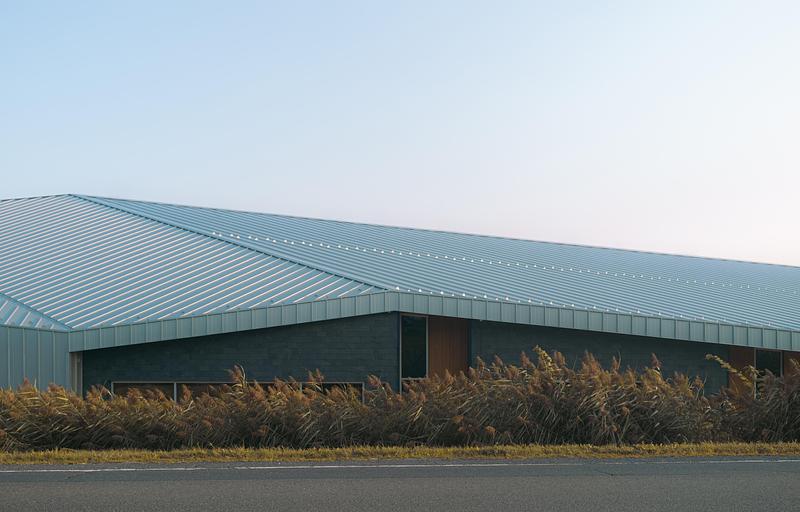 Dossier de presse | 1695-03 - Communiqué de presse | Un nouveau poste de la Sûreté du Québec à Waterloo ancré dans son territoire - STGM Architecture + Cimaise - Architecture institutionnelle - Crédit photo : Alexandre Guérin