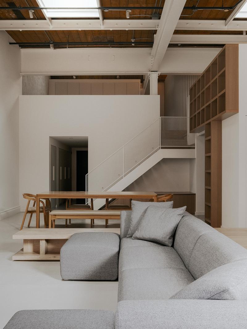 Press kit | 2744-13 - Press release | Dollhouse Loft - StudioAC - Residential Architecture - Living Room - Photo credit: Felix Michaud