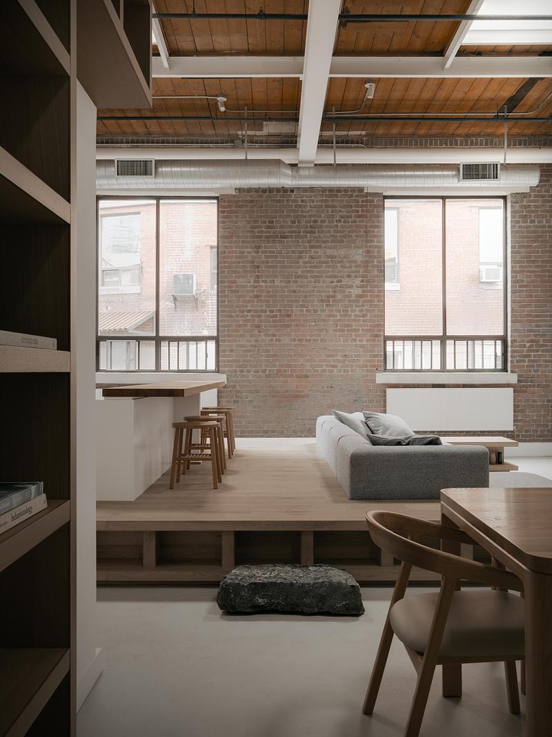 Press kit | 2744-13 - Press release | Dollhouse Loft - StudioAC - Residential Architecture - Dining Room - Photo credit: Felix Michaud