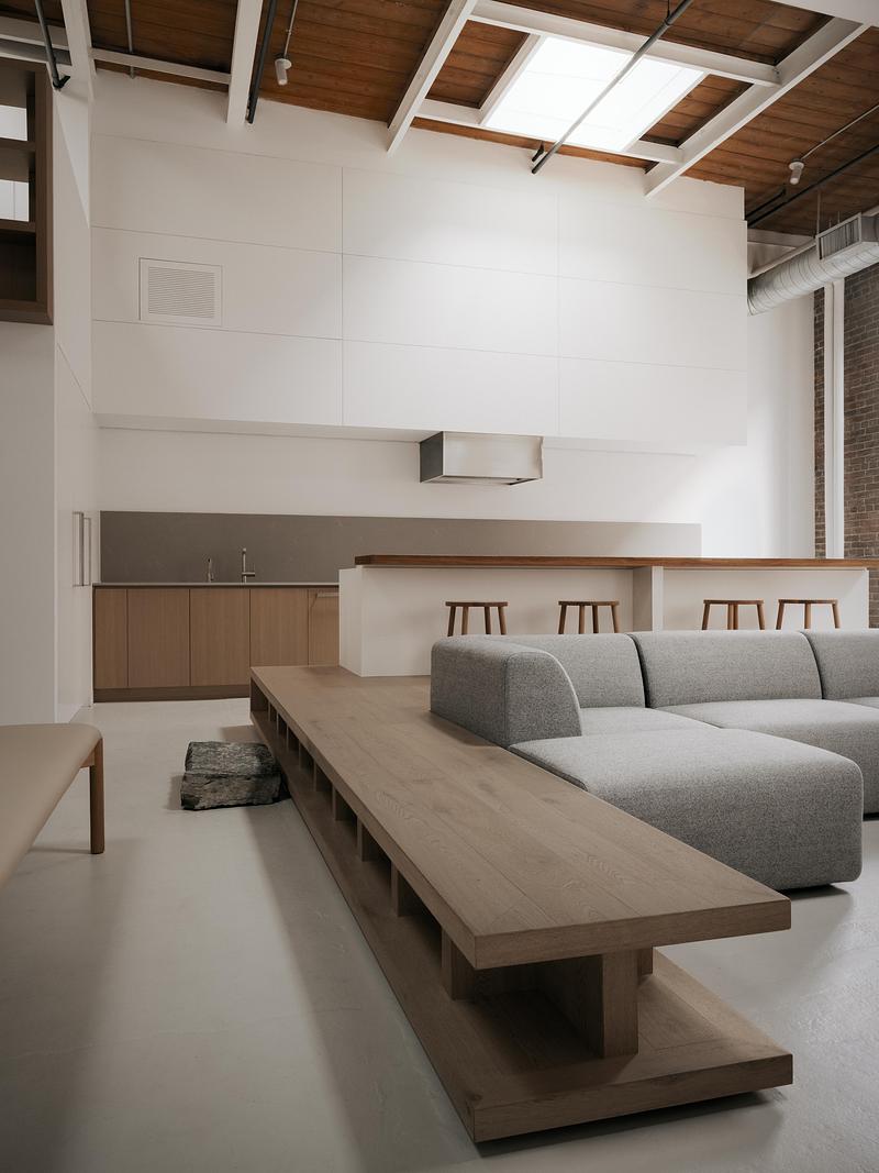 Press kit | 2744-13 - Press release | Dollhouse Loft - StudioAC - Residential Architecture - Living Room - Photo credit: Felix Michaud