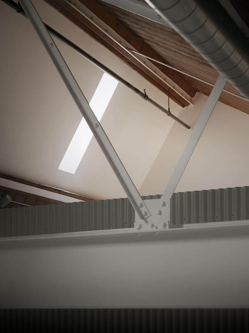 Press kit | 2744-13 - Press release | Dollhouse Loft - StudioAC - Residential Architecture - Structure - Photo credit: Felix Michaud