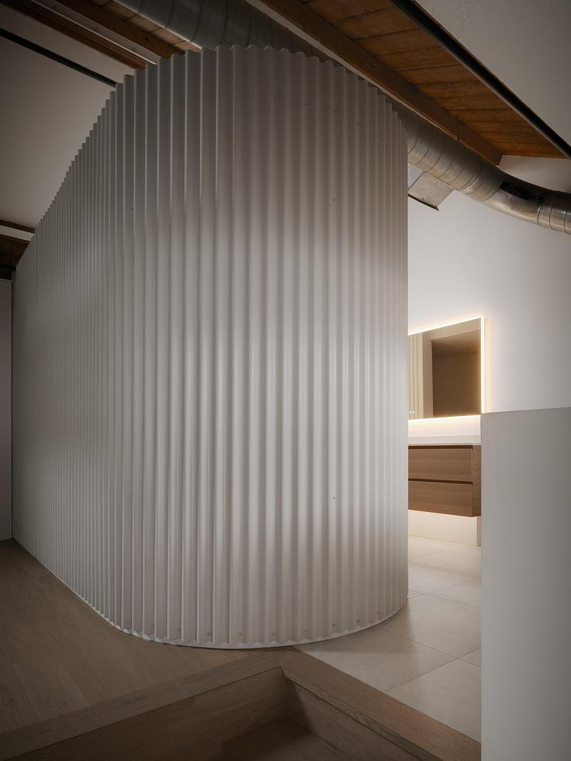 Press kit | 2744-13 - Press release | Dollhouse Loft - StudioAC - Residential Architecture - Bath Pod - Photo credit: Felix Michaud